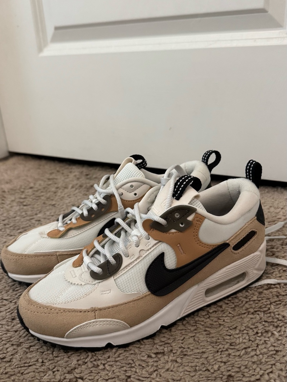 NEVER WORN Nike Air Max sneakers